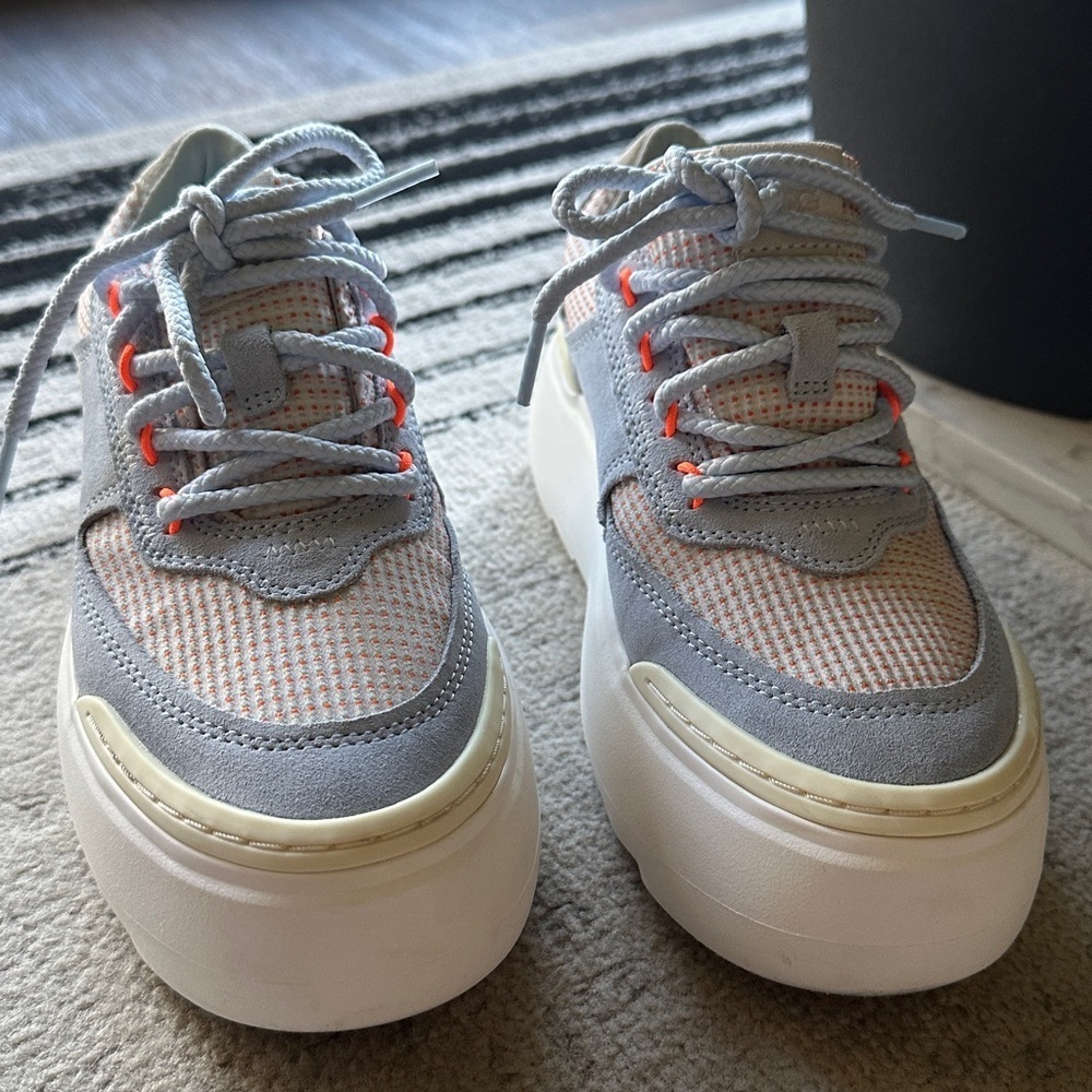 UGG Marin Mega Lace Platform Sneakers - Picture 3 of 13